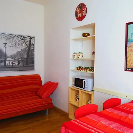Ashley&parker - Rossa Apartment *